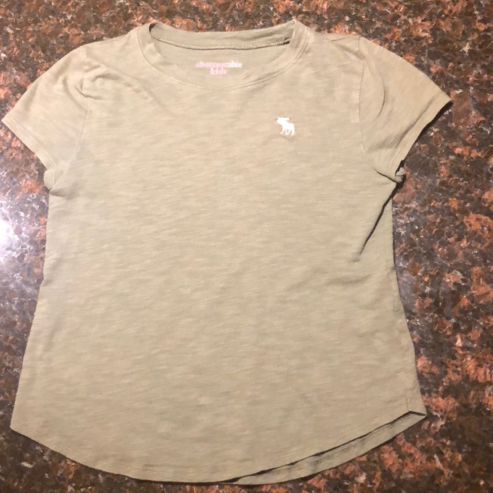 Abercrombie kids army green t-shirt